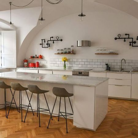 Beautiful 2Bed Apartment In The Centre Of Varaždin エクステリア 写真