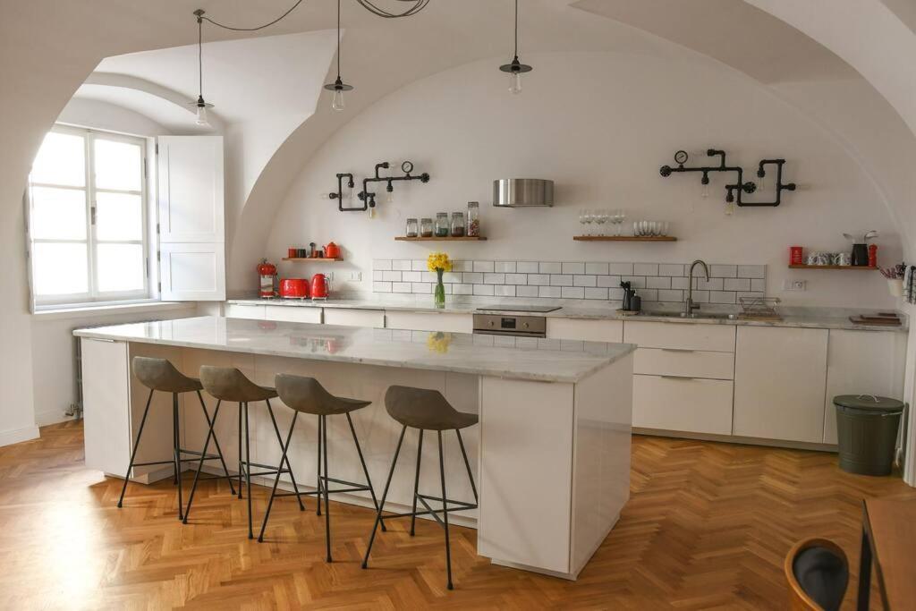 Beautiful 2Bed Apartment In The Centre Of Varaždin エクステリア 写真
